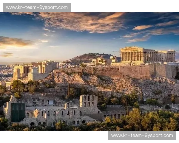 运河之城的冰与卫城的火:布鲁日vs雅典,一场横跨欧洲的灵魂对撞 运河之城的冰与卫城的火:布鲁日vs雅典,一场横跨欧洲的灵魂对撞